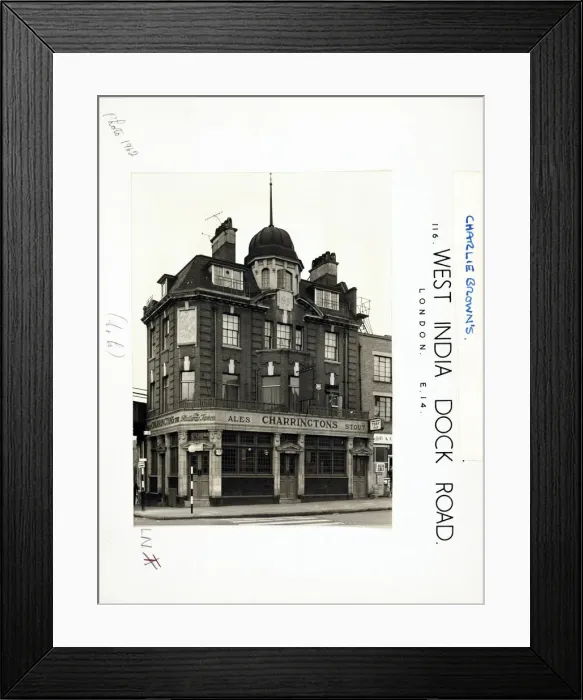 Framed Print : Photograph of Charlie Browns PH, Limehouse, London Framed Print : Photograph of Charlie Browns PH, Limehouse, London