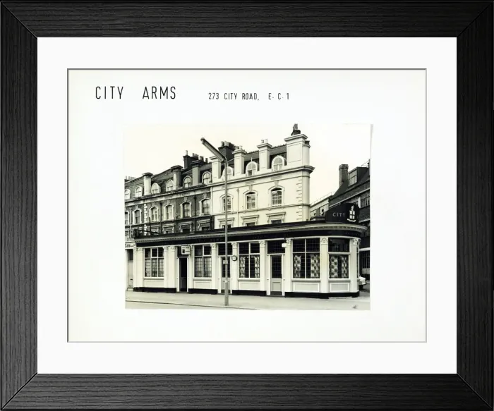 Framed Print : Photograph of City Arms, Islington, London Framed Print : Photograph of City Arms, Islington, London