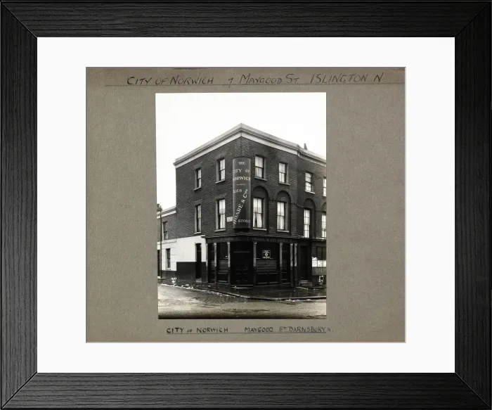 Framed Print : Photograph of City of Norwich PH, Islington, London Framed Print : Photograph of City of Norwich PH, Islington, London