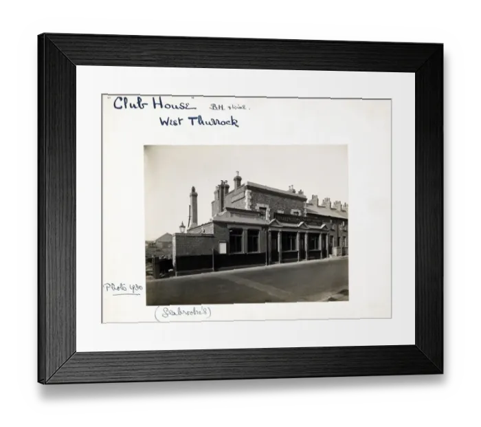 Framed Print : Photograph of Club House PH, West Thurrock, Essex Framed Print : Photograph of Club House PH, West Thurrock, Essex