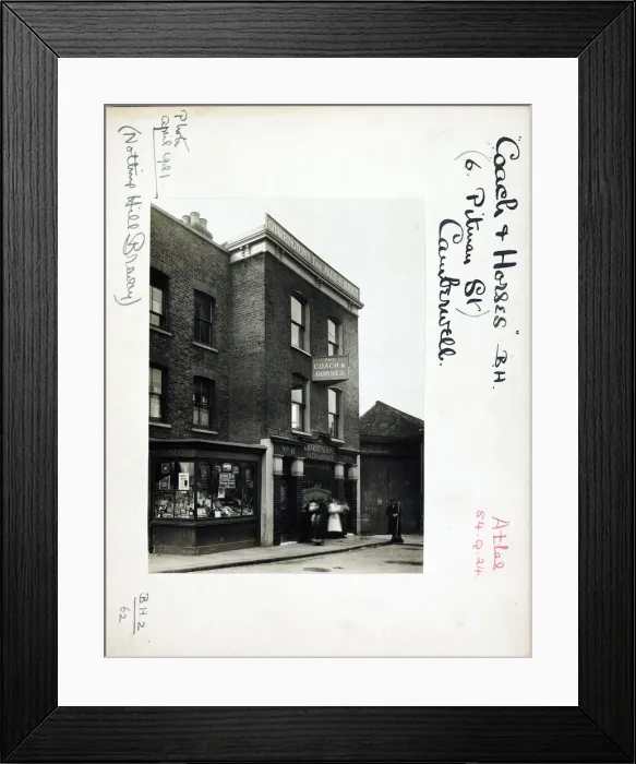 Framed Print : Photograph of Coach & Horses PH, Camberwell, London Framed Print : Photograph of Coach & Horses PH, Camberwell, London