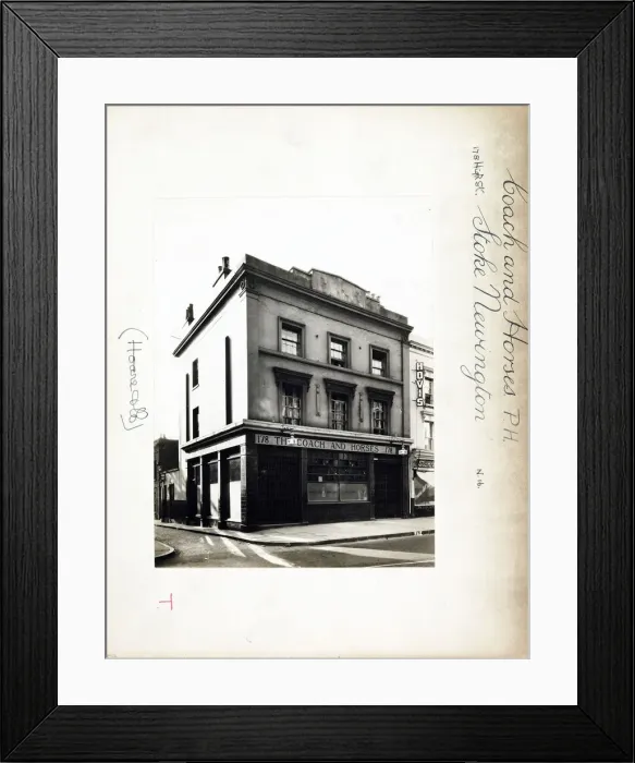 Framed Print : Photograph of Coach & Horses PH, Stoke Newington, London Framed Print : Photograph of Coach & Horses PH, Stoke Newington, London
