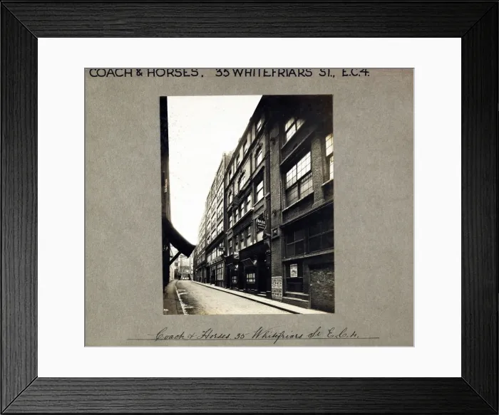 Framed Print : Photograph of Coach & Horses PH, Temple, London Framed Print : Photograph of Coach & Horses PH, Temple, London
