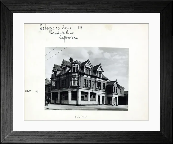 Framed Print : Photograph of Colegrave Arms, Leytonstone, London Framed Print : Photograph of Colegrave Arms, Leytonstone, London