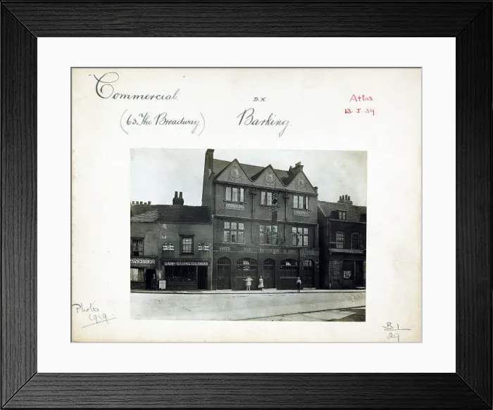 Framed Print : Photograph of Commercial PH, Barking, Essex Framed Print : Photograph of Commercial PH, Barking, Essex