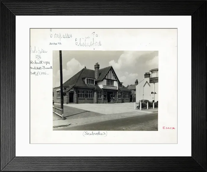 Framed Print : Photograph of Compasses PH, Chelmsford (New), Essex Framed Print : Photograph of Compasses PH, Chelmsford (New), Essex