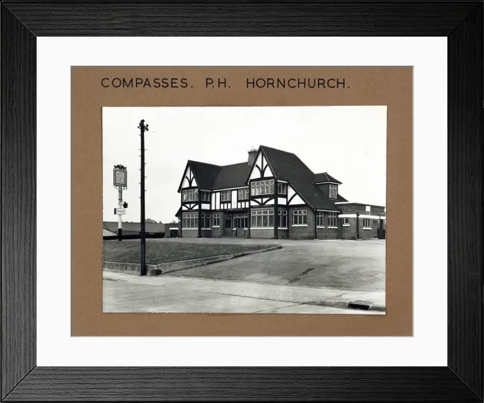 Framed Print : Photograph of Compasses PH, Hornchurch, Essex Framed Print : Photograph of Compasses PH, Hornchurch, Essex
