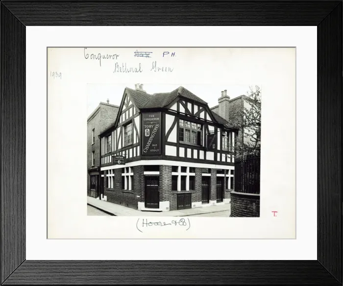 Framed Print : Photograph of Conqueror PH, Bethnal Green, London Framed Print : Photograph of Conqueror PH, Bethnal Green, London