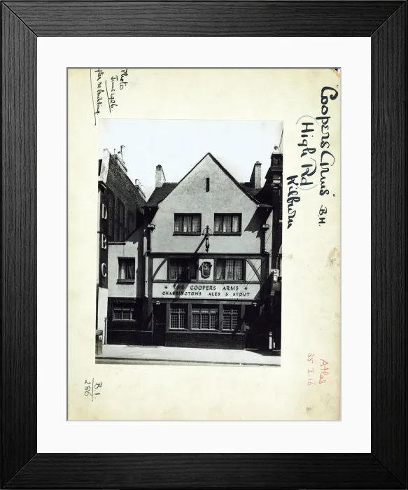 Framed Print : Photograph of Coopers Arms, Kilburn, London Framed Print : Photograph of Coopers Arms, Kilburn, London