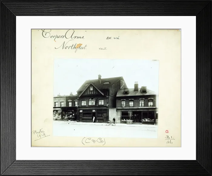 Framed Print : Photograph of Coopers Arms, Northfleet, Kent Framed Print : Photograph of Coopers Arms, Northfleet, Kent