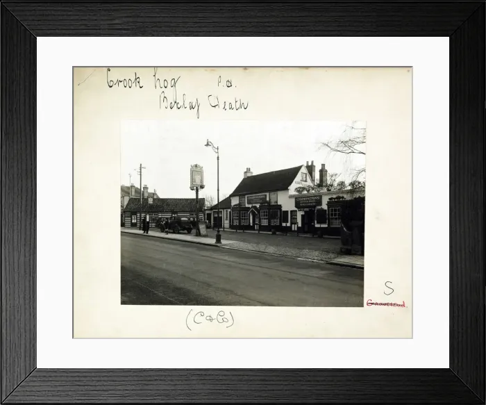 Framed Print : Photograph of Crook Log PH, Bexleyheath, Greater London Framed Print : Photograph of Crook Log PH, Bexleyheath, Greater London