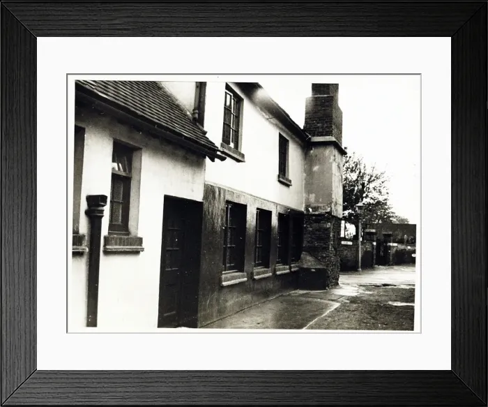 Framed Print : Photograph of Cross Keys PH, Dagenham (Old), Essex Framed Print : Photograph of Cross Keys PH, Dagenham (Old), Essex