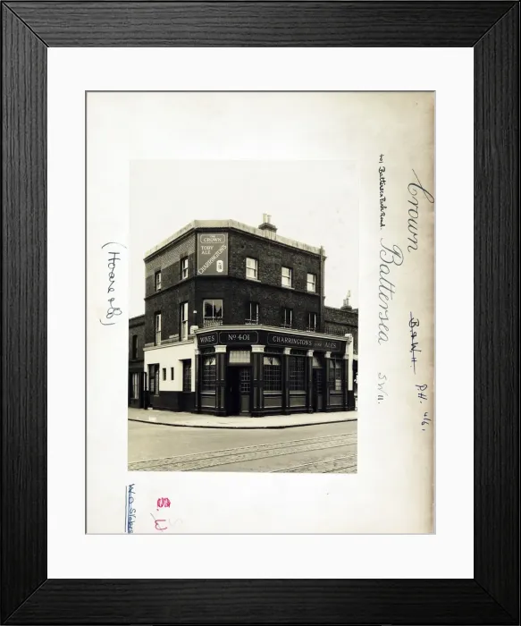 Framed Print : Photograph of Crown PH, Battersea, London Framed Print : Photograph of Crown PH, Battersea, London