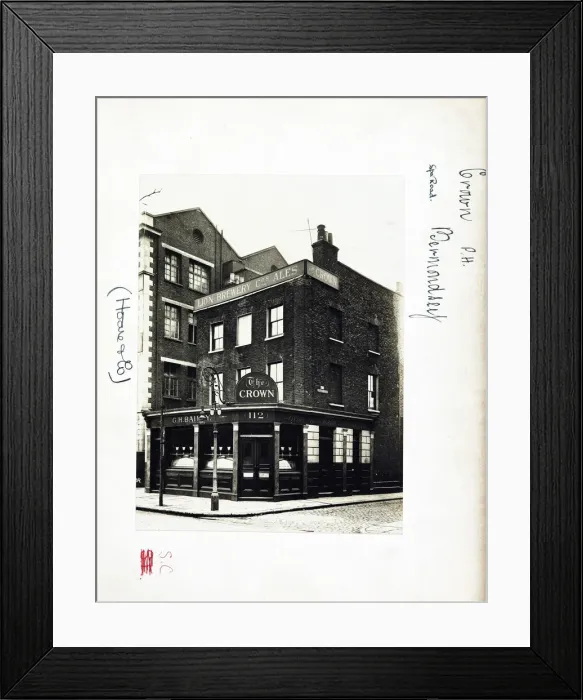 Framed Print : Photograph of Crown PH, Bermondsey, London Framed Print : Photograph of Crown PH, Bermondsey, London