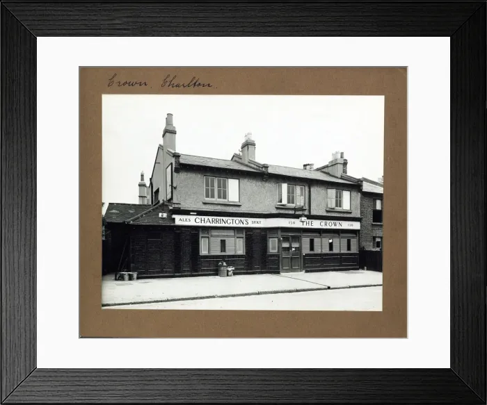 Framed Print : Photograph of Crown PH, Charlton, London Framed Print : Photograph of Crown PH, Charlton, London