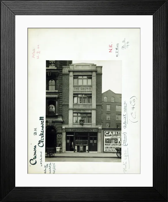Framed Print : Photograph of Crown PH, Clerkenwell (New), London Framed Print : Photograph of Crown PH, Clerkenwell (New), London