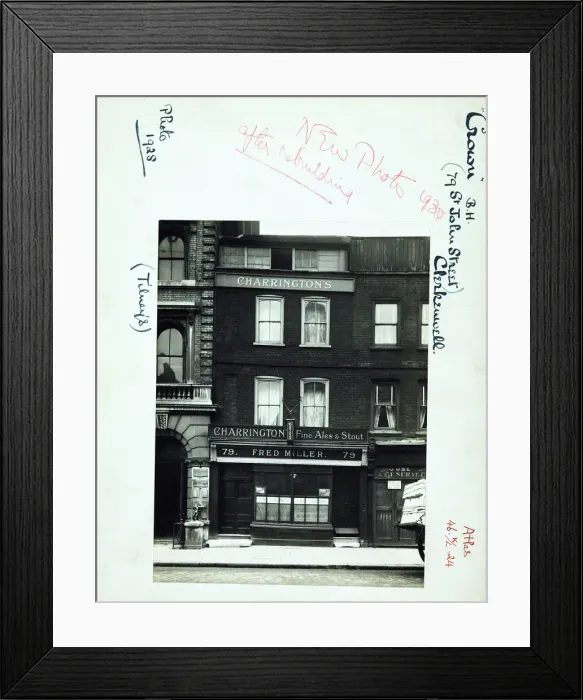 Framed Print : Photograph of Crown PH, Clerkenwell (Old), London Framed Print : Photograph of Crown PH, Clerkenwell (Old), London