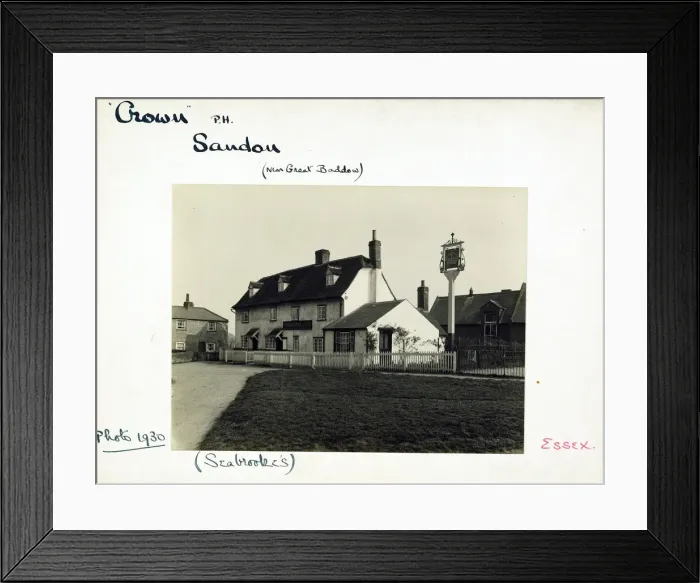 Framed Print : Photograph of Crown PH, Sandon, Essex Framed Print : Photograph of Crown PH, Sandon, Essex
