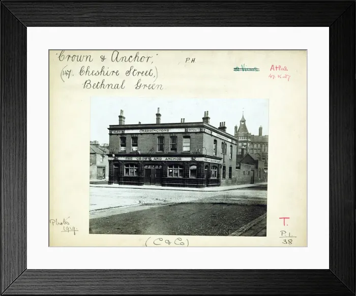 Framed Print : Photograph of Crown & Anchor PH, Bethnal Green, London Framed Print : Photograph of Crown & Anchor PH, Bethnal Green, London