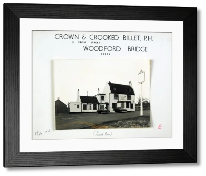 Framed Print : Crown & Crooked Billet PH, Woodford Bridge, Greater London Framed Print : Crown & Crooked Billet PH, Woodford Bridge, Greater London