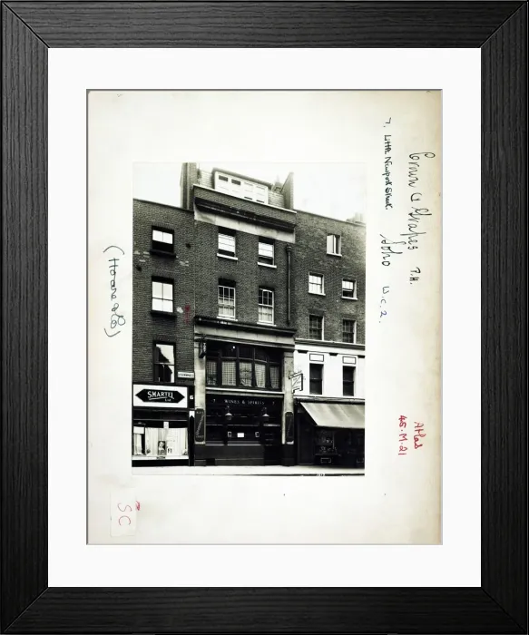 Framed Print : Photograph of Crown & Grapes PH, Soho, London Framed Print : Photograph of Crown & Grapes PH, Soho, London