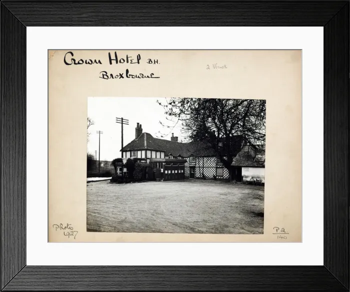 Framed Print : Photograph of Crown Hotel, Broxbourne, Hertfordshire Framed Print : Photograph of Crown Hotel, Broxbourne, Hertfordshire