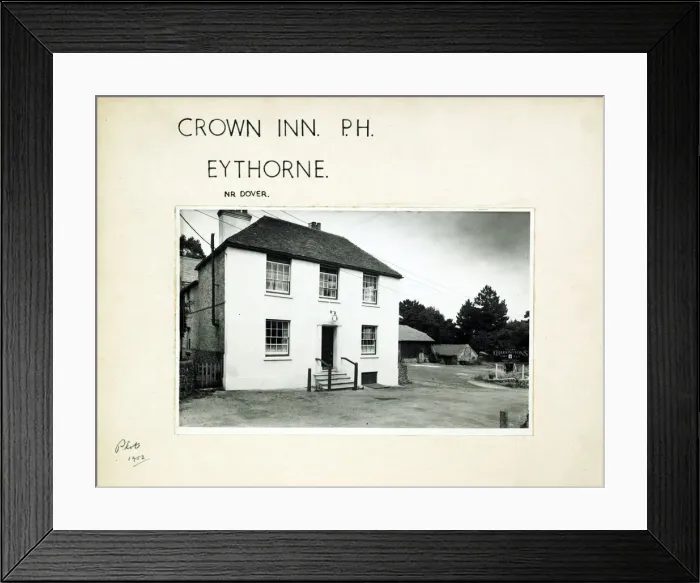 Framed Print : Photograph of Crown Inn, Eythorne, Kent Framed Print : Photograph of Crown Inn, Eythorne, Kent