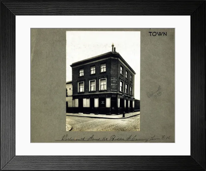 Framed Print : Photograph of Dartmouth Arms, Canning Town (Old), London Framed Print : Photograph of Dartmouth Arms, Canning Town (Old), London