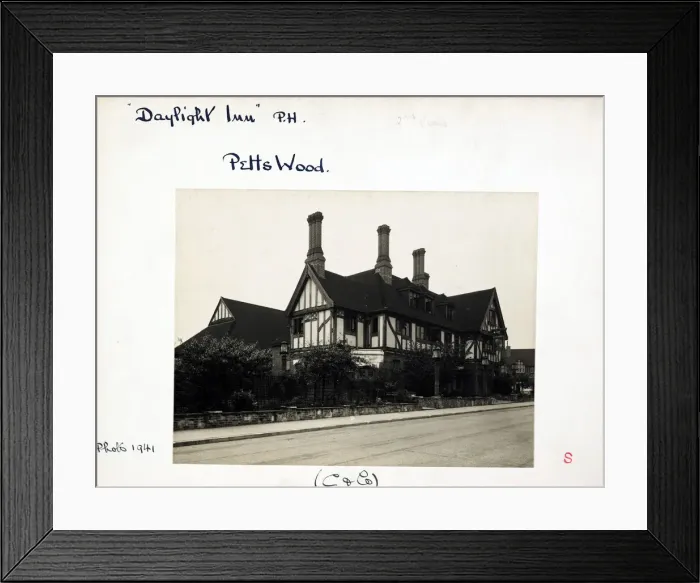 Framed Print : Photograph of Daylight Inn, Petts Wood, Greater London Framed Print : Photograph of Daylight Inn, Petts Wood, Greater London
