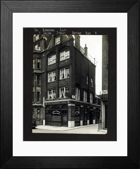 Framed Print : Photograph of Devonshire Arms, Portland Place, London Framed Print : Photograph of Devonshire Arms, Portland Place, London