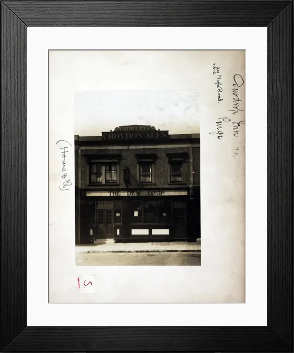 Framed Print : Photograph of Dew Drop PH, Penge, London Framed Print : Photograph of Dew Drop PH, Penge, London