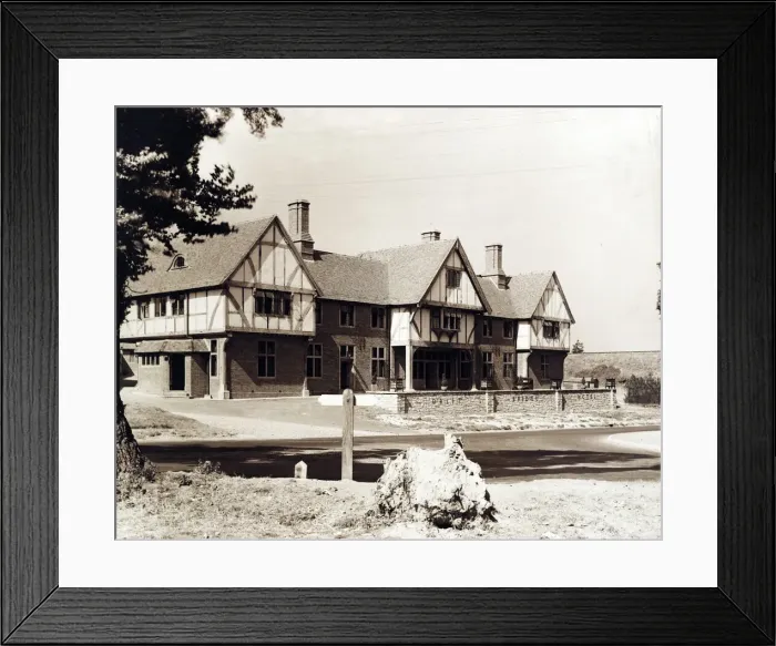 Framed Print : Photograph of Drift Bridge PH, Epsom, Surrey Framed Print : Photograph of Drift Bridge PH, Epsom, Surrey