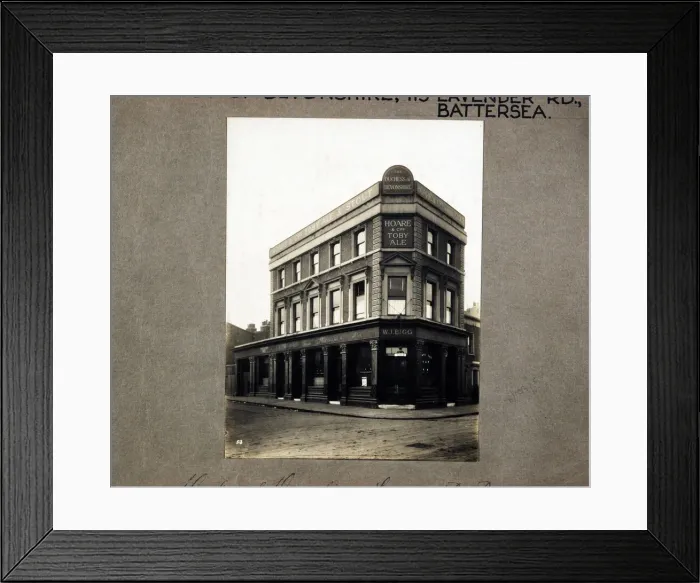 Framed Print : Photograph of Duchess Of Devonshire PH, Battersea, London Framed Print : Photograph of Duchess Of Devonshire PH, Battersea, London