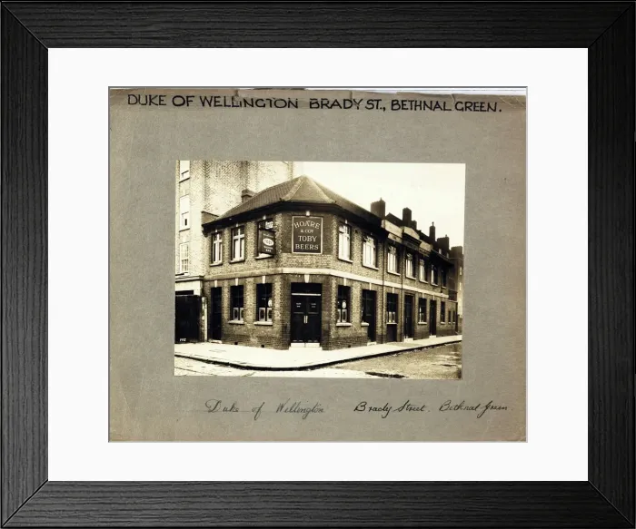 Framed Print : Photograph of Duke Of Wellington PH, Bethnal Green, London Framed Print : Photograph of Duke Of Wellington PH, Bethnal Green, London
