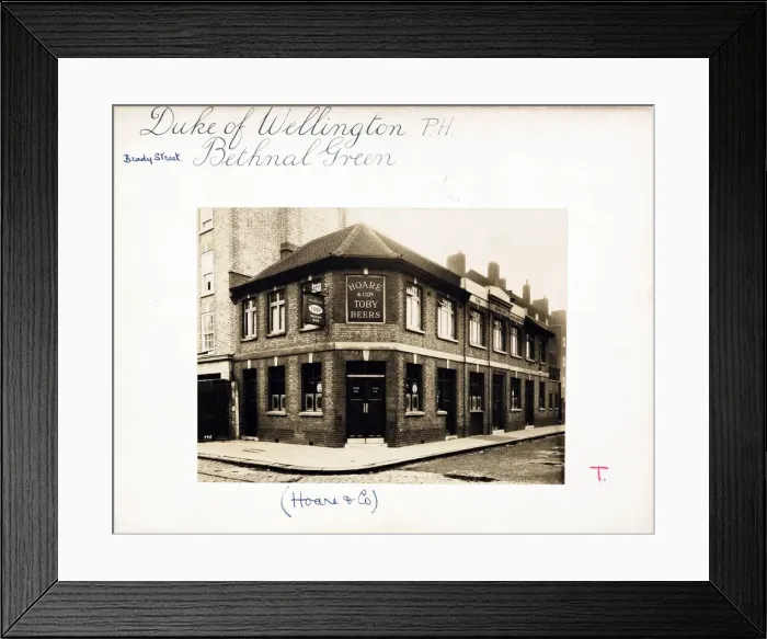 Framed Print : Photograph of Duke Of Wellington PH, Bethnal Green, London Framed Print : Photograph of Duke Of Wellington PH, Bethnal Green, London