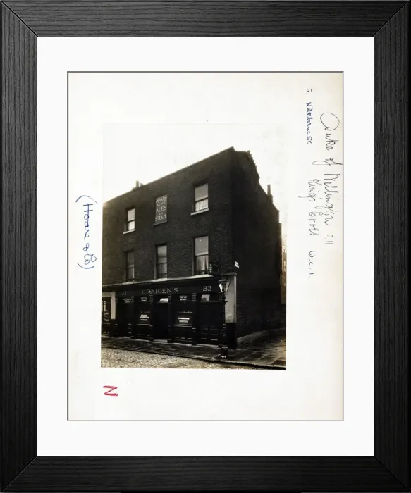 Framed Print : Photograph of Duke Of Wellington PH, Kings Cross, London Framed Print : Photograph of Duke Of Wellington PH, Kings Cross, London
