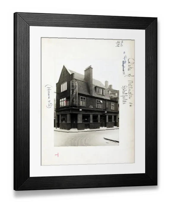 Framed Print : Photograph of Duke Of Wellington PH, Spitalfields, London Framed Print : Photograph of Duke Of Wellington PH, Spitalfields, London