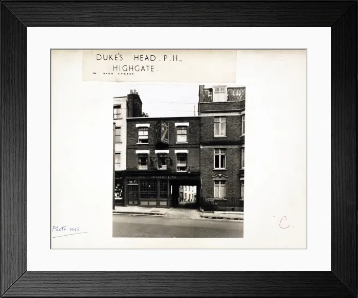 Framed Print : Photograph of Dukes Head PH, Highgate, London Framed Print : Photograph of Dukes Head PH, Highgate, London