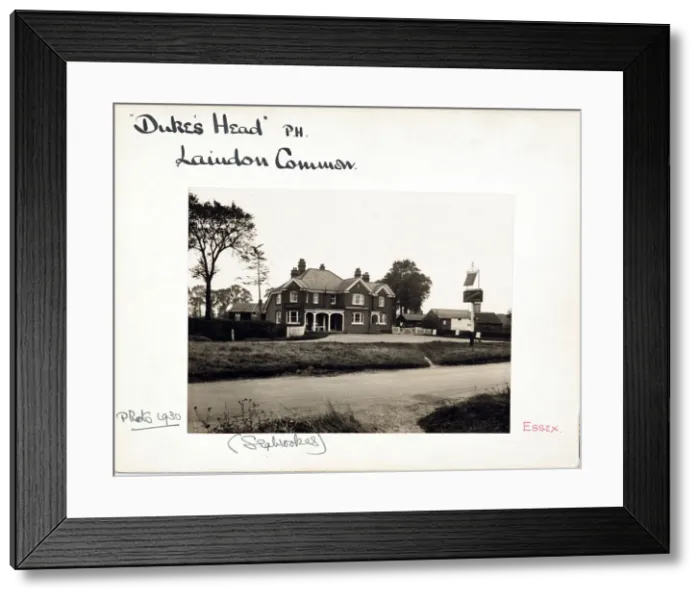 Framed Print : Photograph of Dukes Head PH, Laindon Common, Essex Framed Print : Photograph of Dukes Head PH, Laindon Common, Essex
