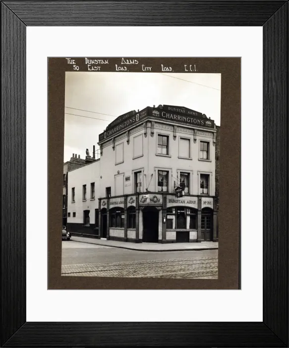 Framed Print : Photograph of Dunstan Arms, City Road, London Framed Print : Photograph of Dunstan Arms, City Road, London