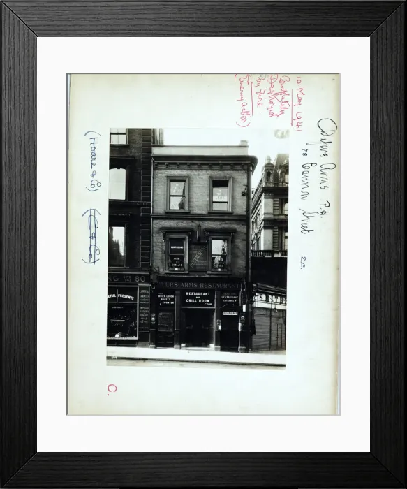 Framed Print : Photograph of Dyers Arms, City, London Framed Print : Photograph of Dyers Arms, City, London