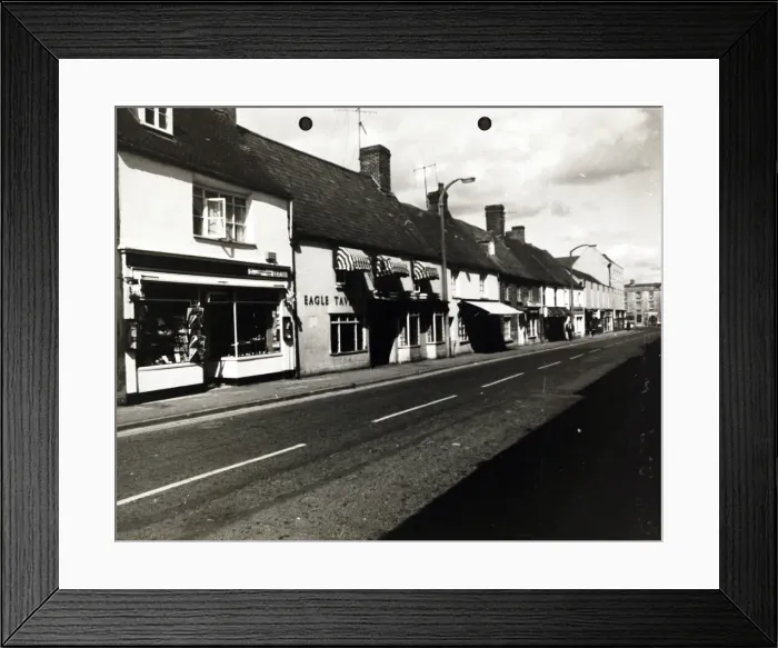 Framed Print : Photograph of Eagle Tavern, Witney, Oxfordshire Framed Print : Photograph of Eagle Tavern, Witney, Oxfordshire