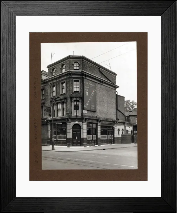 Framed Print : Photograph of Earl Amhurst PH, Hackney, London Framed Print : Photograph of Earl Amhurst PH, Hackney, London