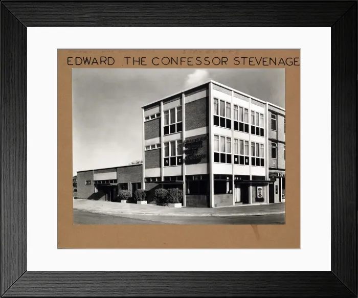Framed Print : Edward The Confessor PH, Stevenage, Hertfordshire Framed Print : Edward The Confessor PH, Stevenage, Hertfordshire