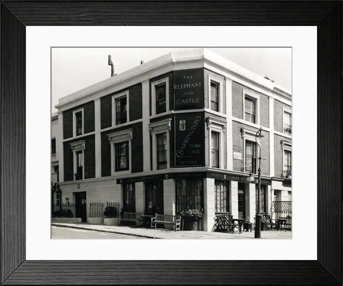 Framed Print : Photograph of Elephant & Castle PH, Kensington, London Framed Print : Photograph of Elephant & Castle PH, Kensington, London