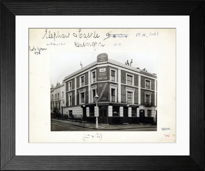 Framed Print : Photograph of Elephant & Castle PH, Kensington, London Framed Print : Photograph of Elephant & Castle PH, Kensington, London
