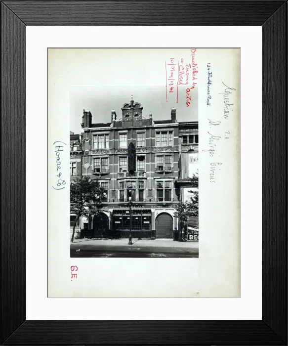 Framed Print : Photograph of Equestrian PH, Southwark, London Framed Print : Photograph of Equestrian PH, Southwark, London