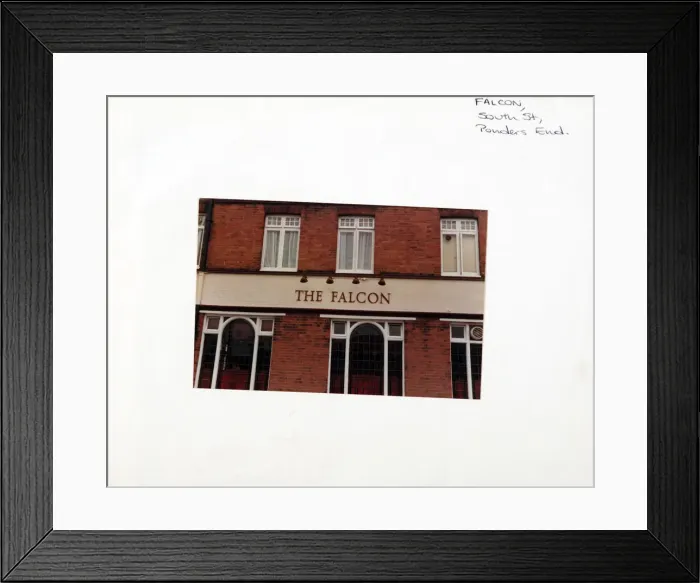 Framed Print : Photograph of Falcon PH, Ponders End, Greater London Framed Print : Photograph of Falcon PH, Ponders End, Greater London