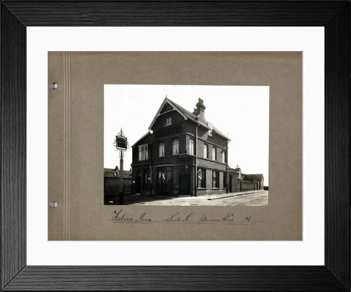 Framed Print : Photograph of Falcon PH, Ponders End, Greater London Framed Print : Photograph of Falcon PH, Ponders End, Greater London