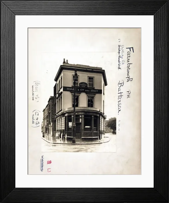 Framed Print : Photograph of Farnborough Arms, Battersea, London Framed Print : Photograph of Farnborough Arms, Battersea, London